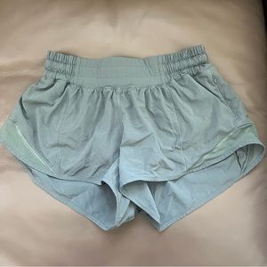 Lululemon Hotty Hot Shorts 2.5inch